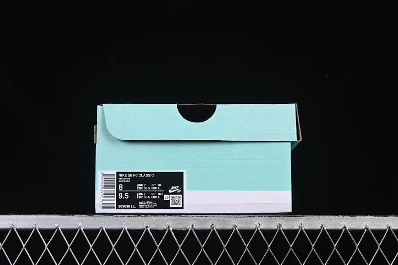 All categories Nk SB Dunk series Nike SB Fc Classic campus sneakers Nike SB Fc Classic Nike autumn and winter campus casual sneakers 909096-111